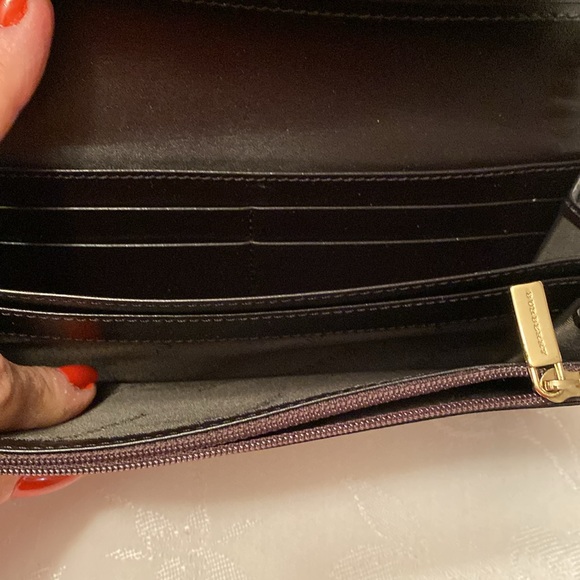 Burberry, leather continental wallet - Picture 5 of 10